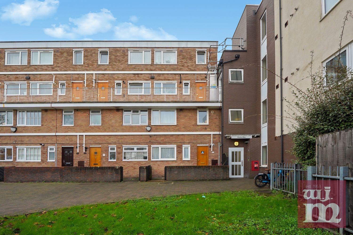 3 bed property in Portia Way, Mile End
